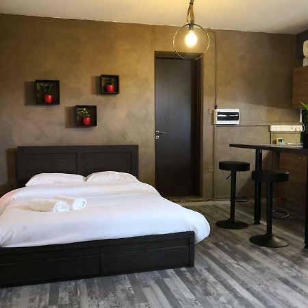The Room Larnaca Extérieur photo